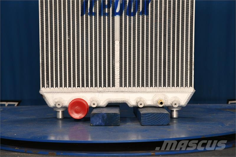 Mahindra 6010 Radiator # 820049 Radiadores