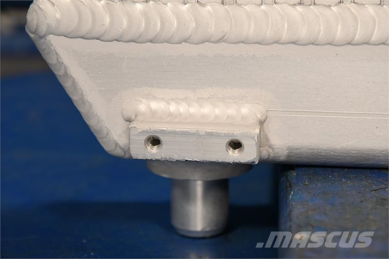 Mahindra 6010 Radiator # 820049 Radiadores