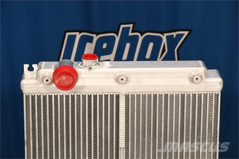 Mahindra 6010 Radiator # 820049 Radiadores