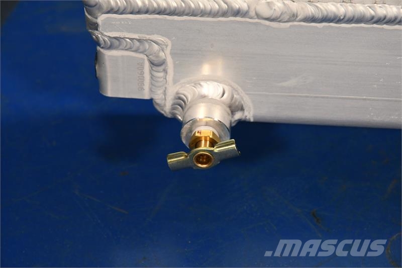 MultiQuip Radiator # 990160 Радиатори