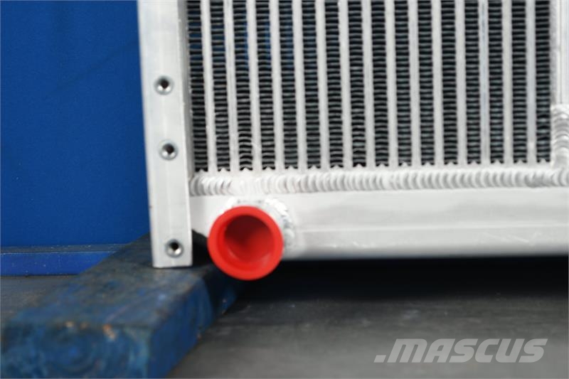 New Holland LB75, LB75CP, 555E, 575E, 655E Radiator # 910028 Radiadores