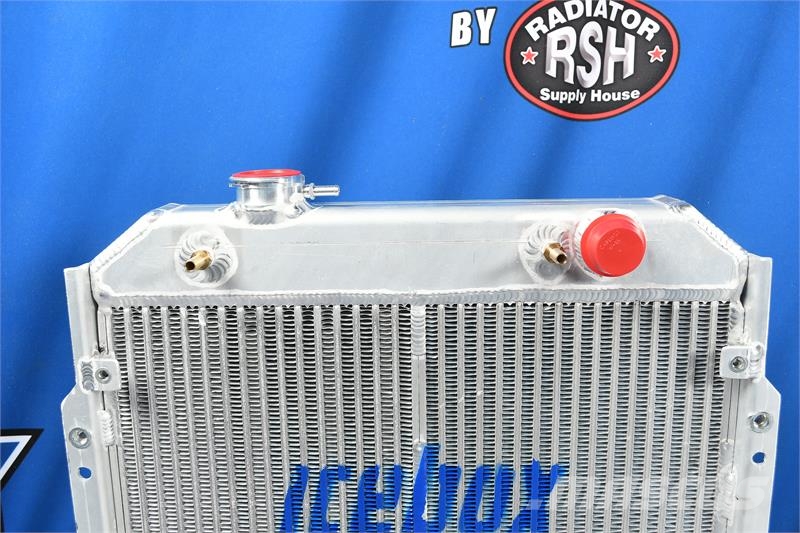 Nissan Forklift Radiator # 940106 Radiadores