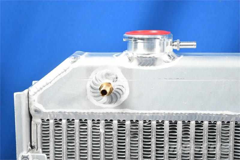 Nissan Forklift Radiator # 940106 Radiadores