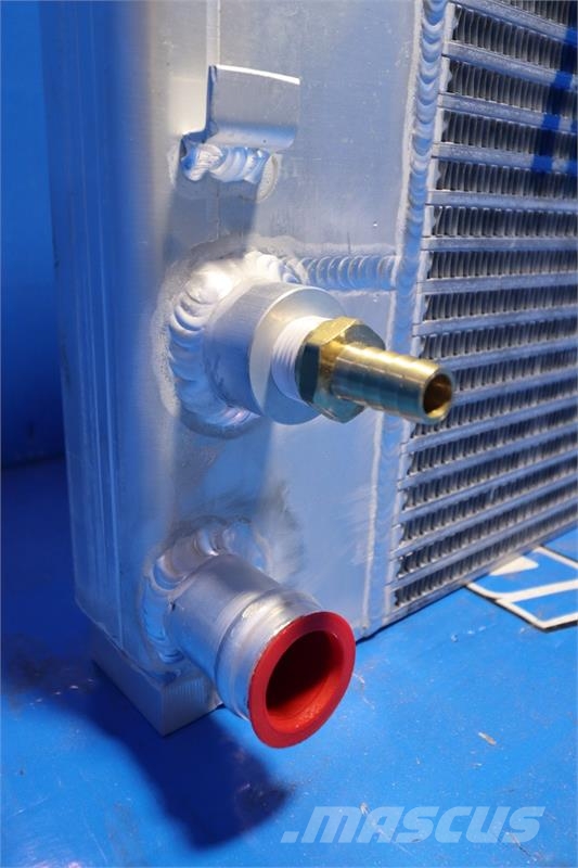 Nissan MCPL02A20LV Radiator # 950223 Radiadores