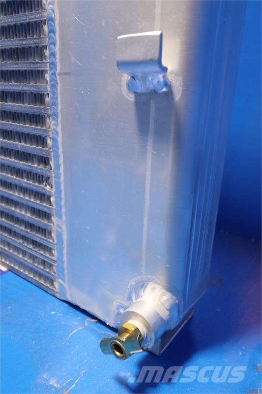 Nissan MCPL02A20LV Radiator # 950223 Radiadores