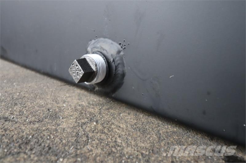Onan KTA38-G2B Radiator # 990323 Radiadores
