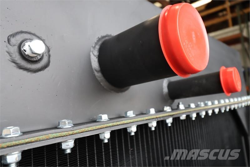 Onan KTA38-G2B Radiator # 990323 Radiadores