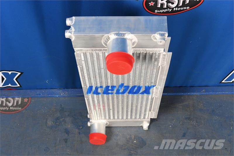 Oxbo International Charge Air Cooler # 820259 مشعات