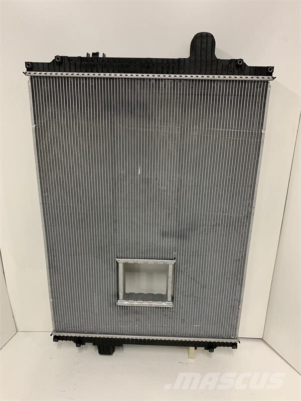 Peterbilt 320, T660 Radiator # 606093 Radiadores