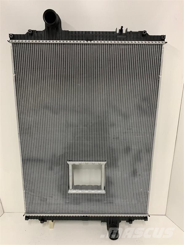 Peterbilt 320, T660 Radiator # 606093 Radiadores