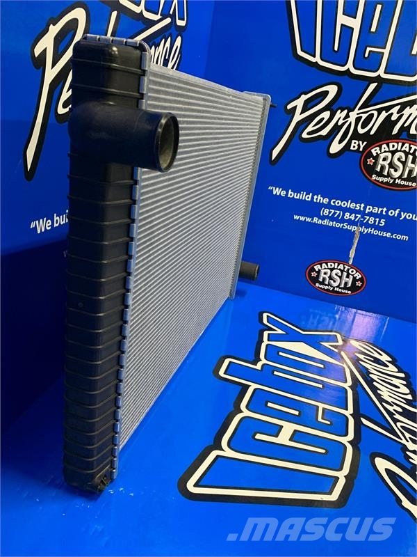Peterbilt 330 Radiator # 606102 Radiadores