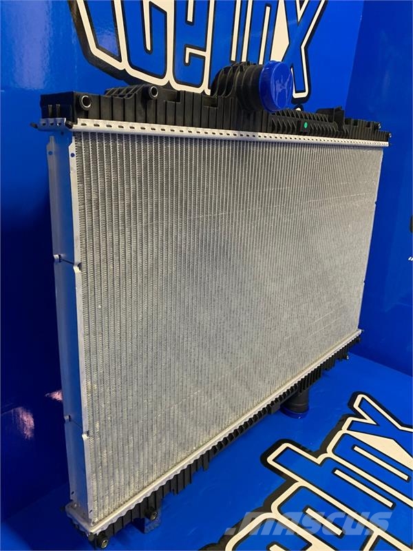 Peterbilt 335 / 340 / T-300 Radiator # 606073 Radiadores