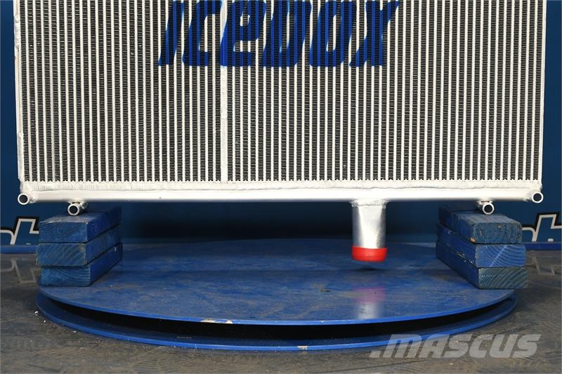 Peterbilt 335, 340 / T300 Radiator # 606074 Radiadores