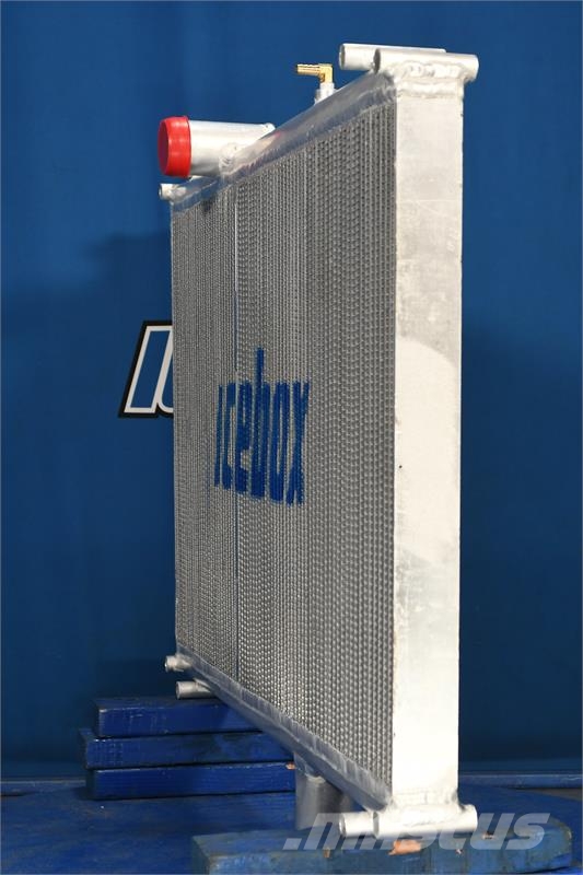 Peterbilt 335, 340 / T300 Radiator # 606074 Radiadores