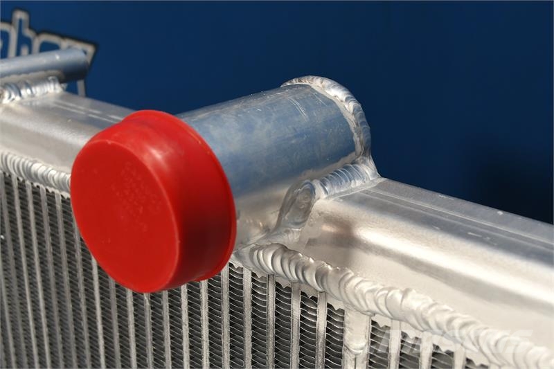 Peterbilt 335, 340 / T300 Radiator # 606074 Radiadores