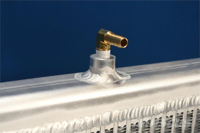 Peterbilt 335, 340 / T300 Radiator # 606074 Radiadores