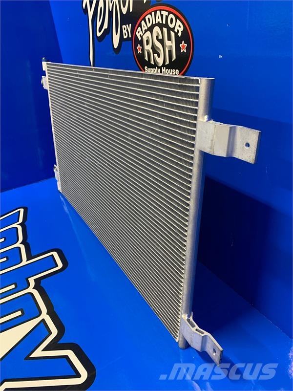 Peterbilt 367, 389, T800, T2000 AC Condenser # 606702 Radijatori