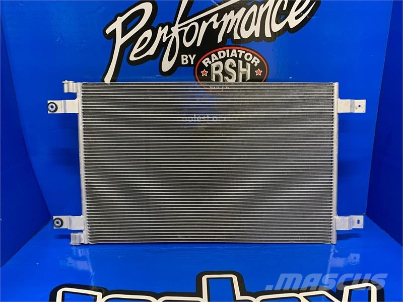 Peterbilt 384, 386, W900, T400 AC Condenser # 606907 Radiadores
