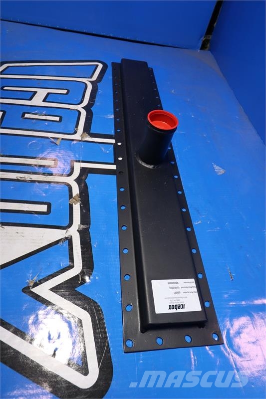 Peterbilt Bottom Tank # 606293 Radiadores