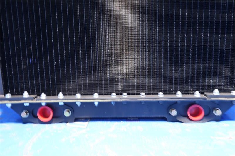 Peterbilt Narrow Nose Radiator # 606000 Radiadores
