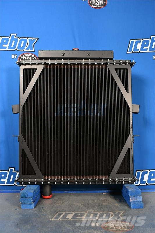 Peterbilt Radiator # 606082 Radiadores