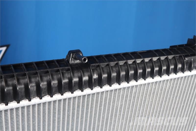 Peterbilt Radiator # 606225 Radiadores