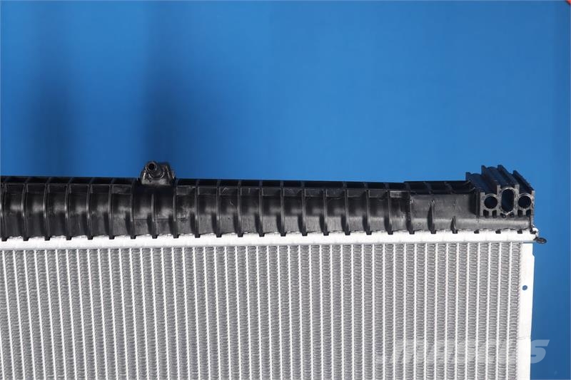 Peterbilt Radiator # 606225 Radiadores