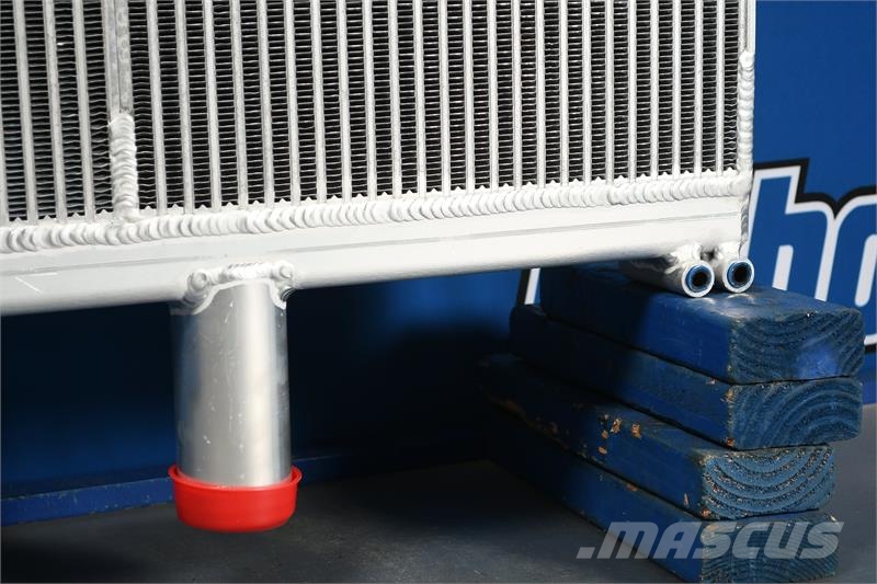 Peterbilt T680 , 579 Radiator # 606209 Radiadores