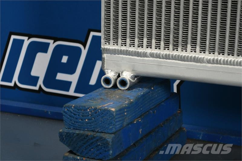 Peterbilt T680 , 579 Radiator # 606209 Radiadores
