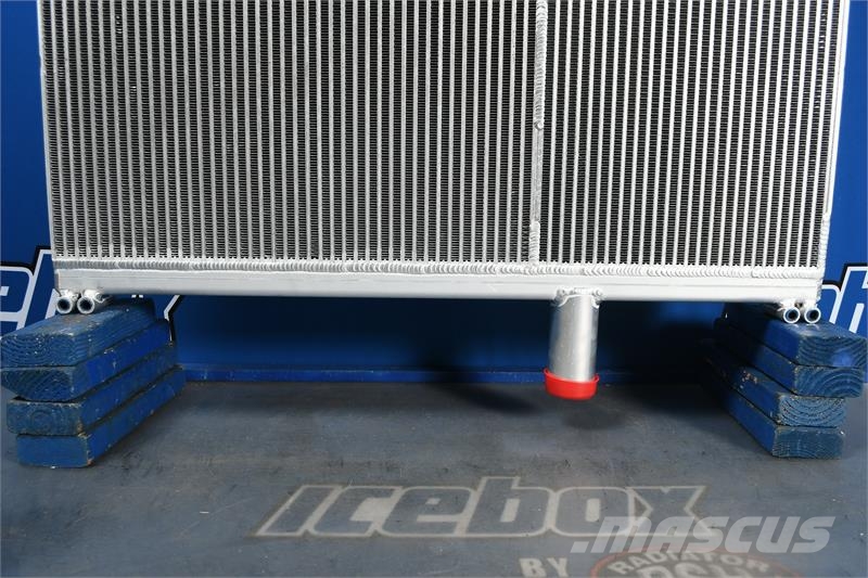 Peterbilt T680 , 579 Radiator # 606209 Radiadores