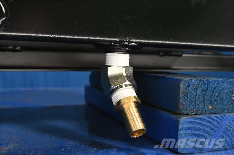 Peterbilt Top Tank # 606286 Radiatorer