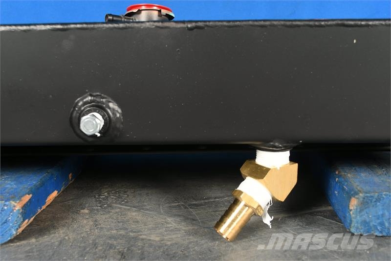 Peterbilt Top Tank # 606264 Radiators