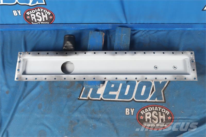 Peterbilt Top Tank # 606274 Radiadores