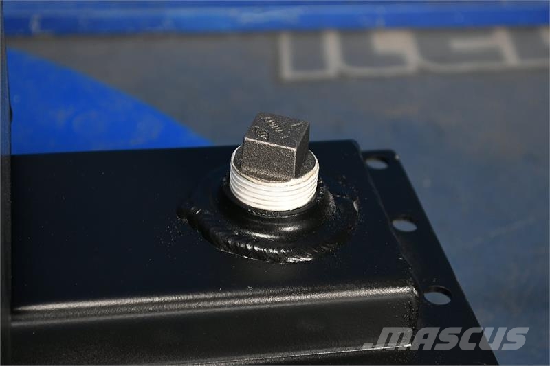Peterbilt Top Tank # 606286 Radiatorer