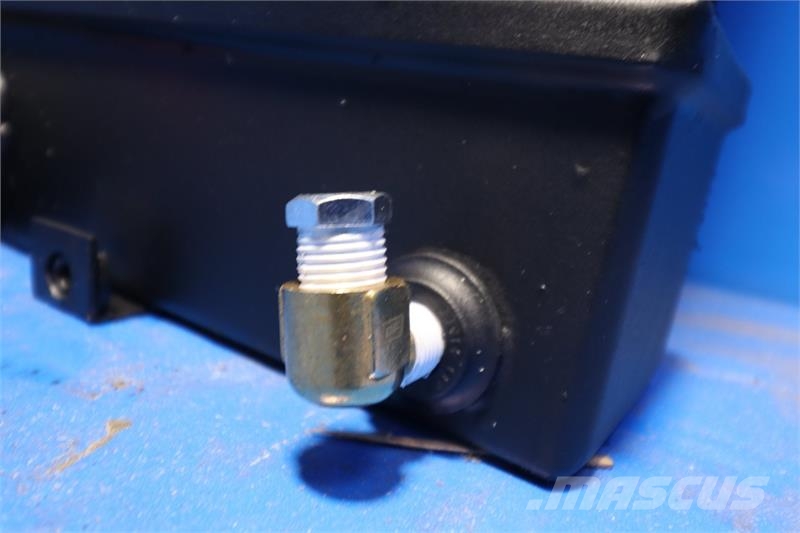 Rosco RB48 Radiator # 890711 Radijatori