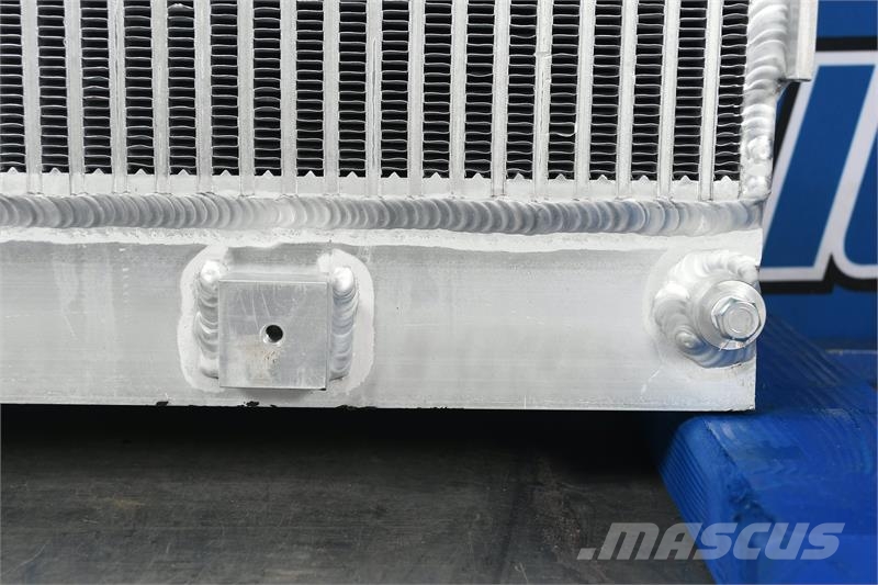 Spartan Gladiator Fire Truck Radiator # 609611 مشعات