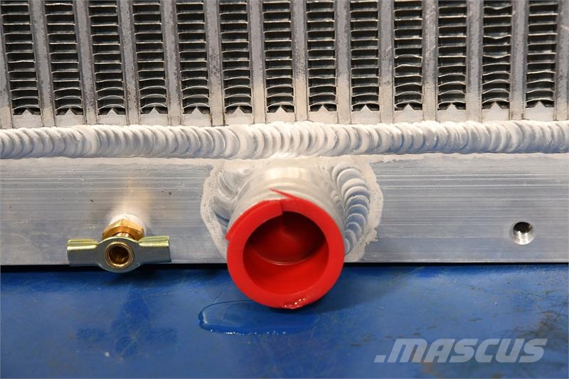 Takeuchi TB180 Radiator # 890681 Radiadores