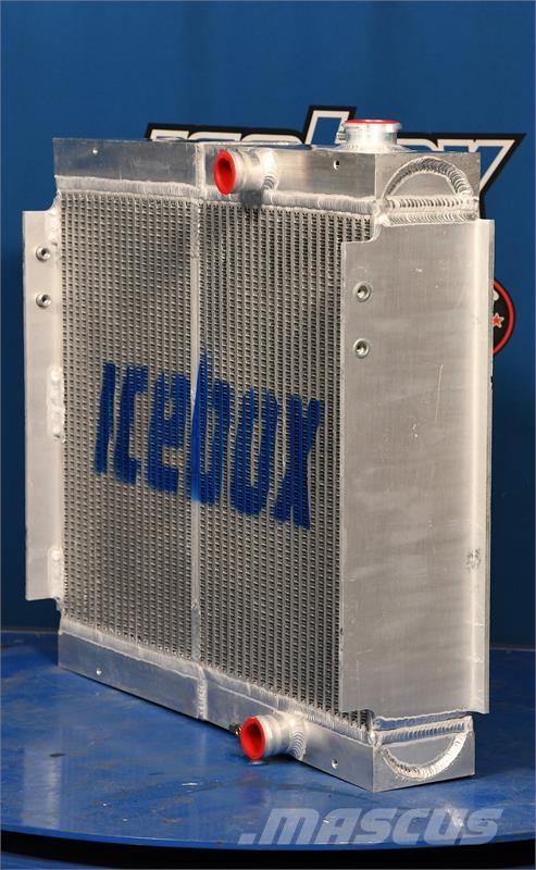Takeuchi TB180 Radiator # 890681 Radiadores