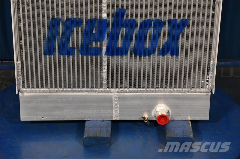 Takeuchi TB180FR Radiator # 890018 Radiadores
