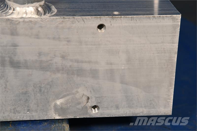 Takeuchi TB180FR Radiator # 890018 Radiadores