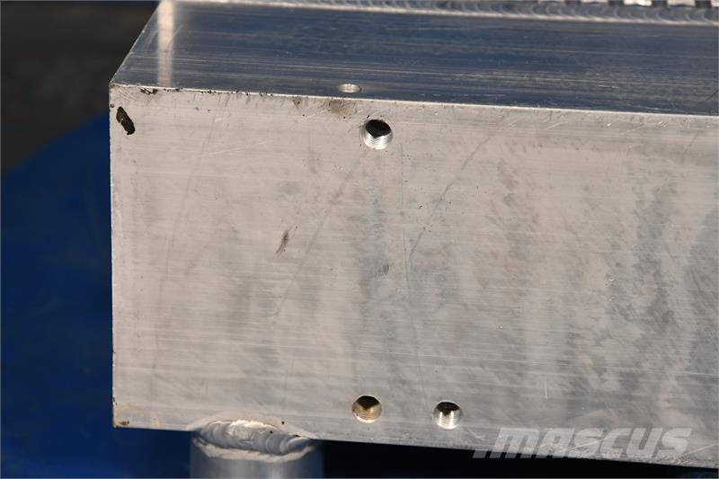 Takeuchi TB180FR Radiator # 890018 Radiadores