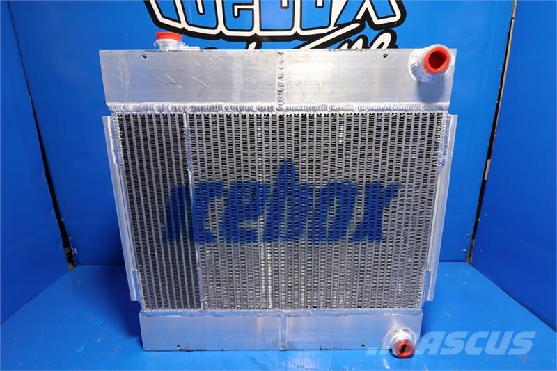 Takeuchi TB180FR Radiator # 890018 Radiadores