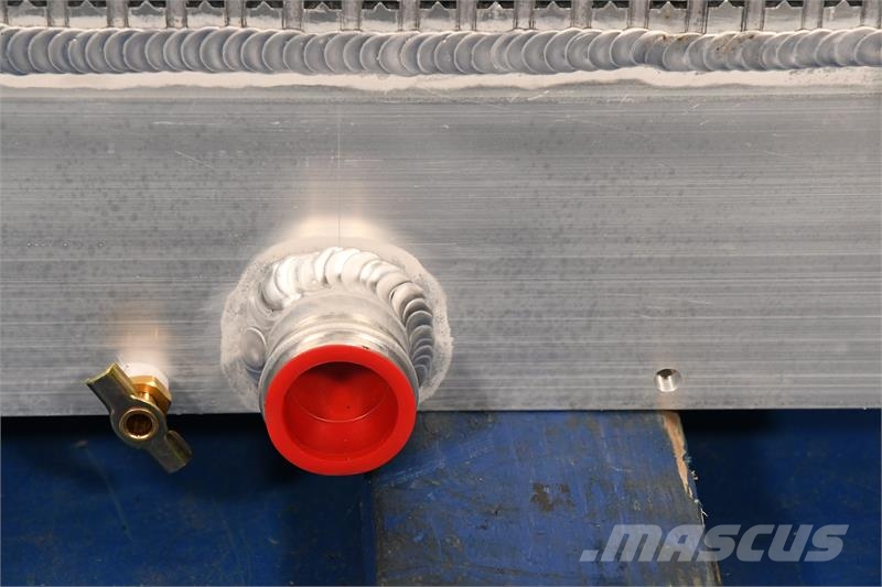 Takeuchi TB180FR Radiator # 890018 Radiadores