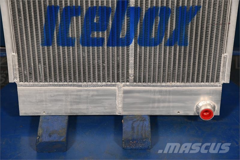 Takeuchi TB180FR Radiator # 890018 Radiadores
