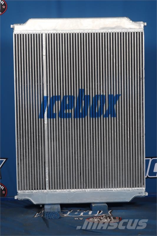 Universal Pump Radiator # 890956 Radiadores