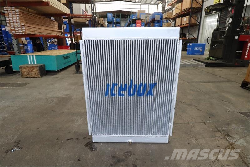 Versatile 835V,855V,875V,895V,945V,955V, Radiator # 820098 Radiatorer