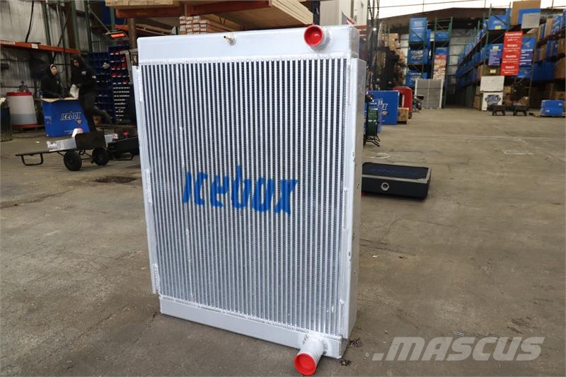 Versatile 835V,855V,875V,895V,945V,955V, Radiator # 820098 Radiatorer
