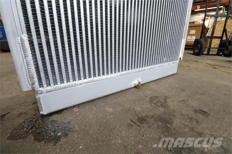 Versatile 835V,855V,875V,895V,945V,955V, Radiator # 820098 Radiatorer