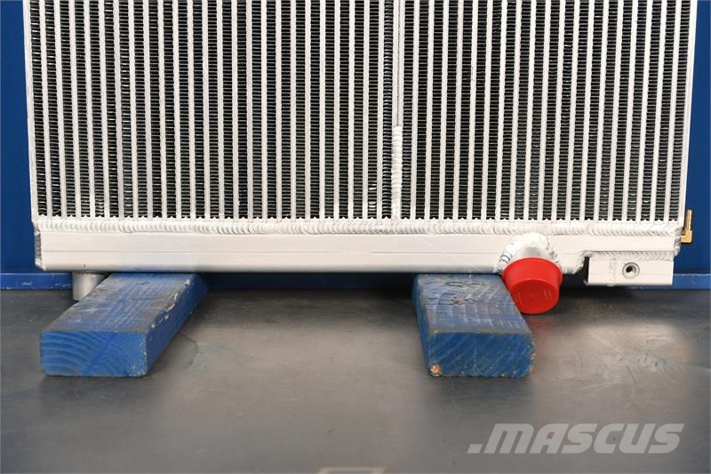 Volvo A25C Radiator # 890266 Radiadores