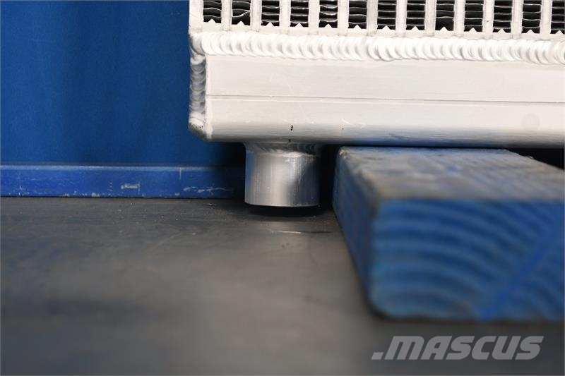 Volvo A25C Radiator # 890266 Radiadores
